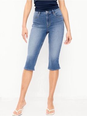 Old Navy High Rise Denim Capri in Medium Blue Wash